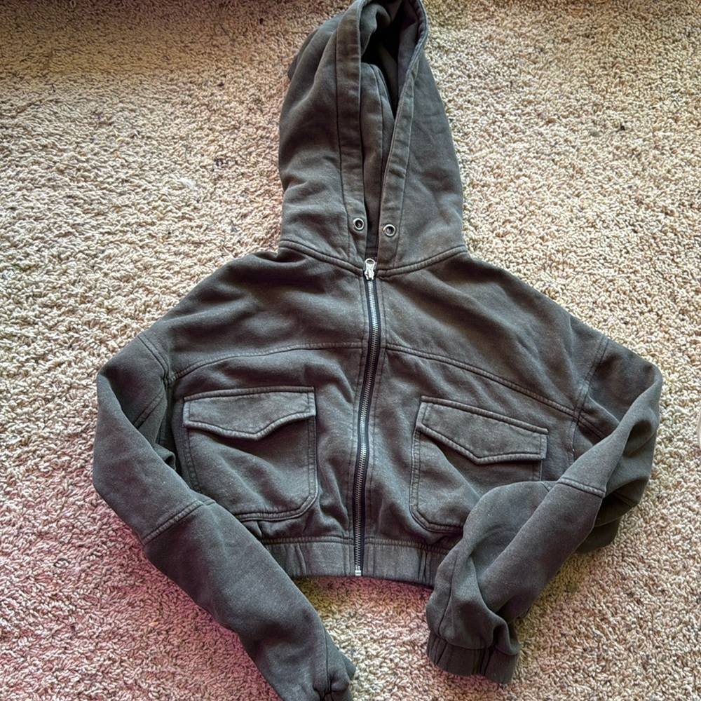 Cute Urban Outfitters cropped hoodie.